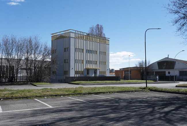 A New Dimension in Industrial Architecture: Metamorphosis of the Mec Pac Complex
