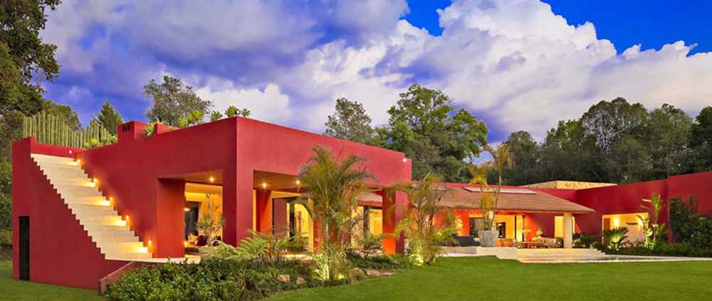 Relaxation among terraces, gardens, and renovated interiors of Casa Las Moras