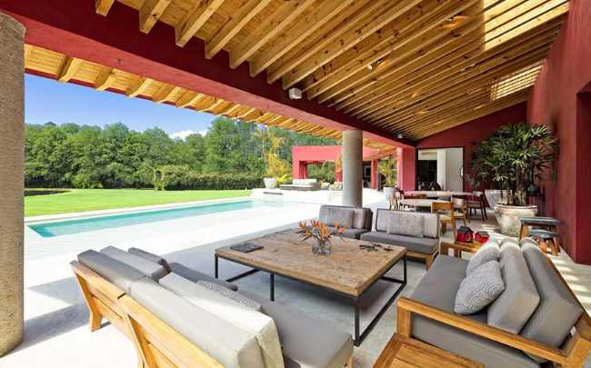 Relaxation among terraces, gardens, and renovated interiors of Casa Las Moras