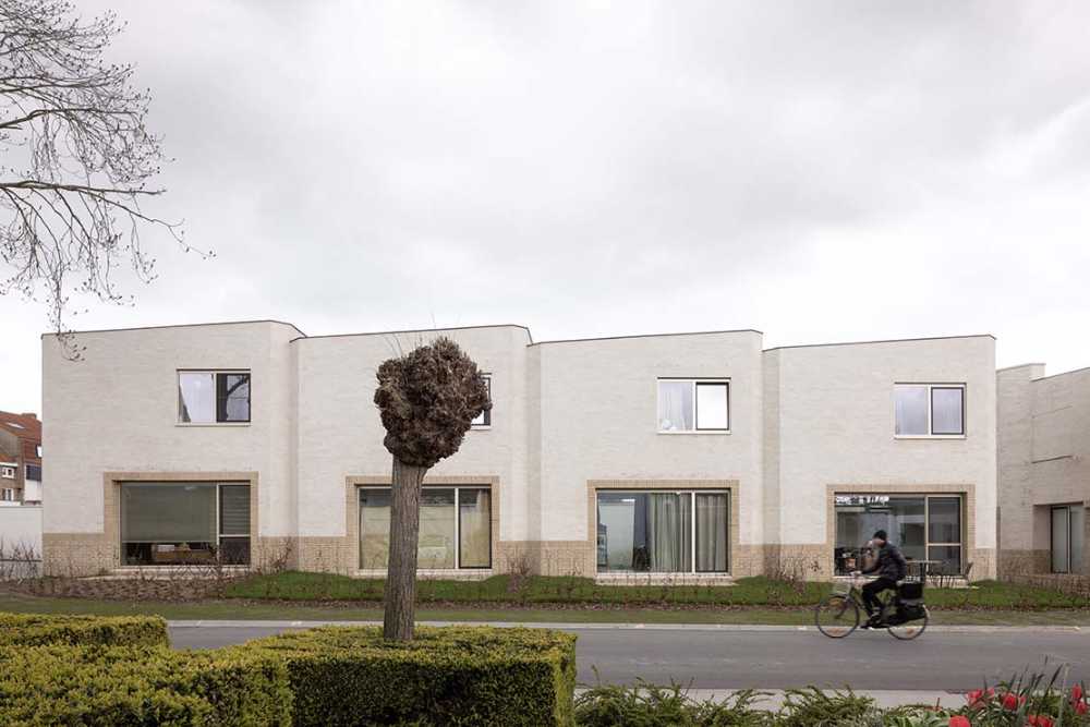 Ten Boomgaard. Seven new starter homes around a collective garden