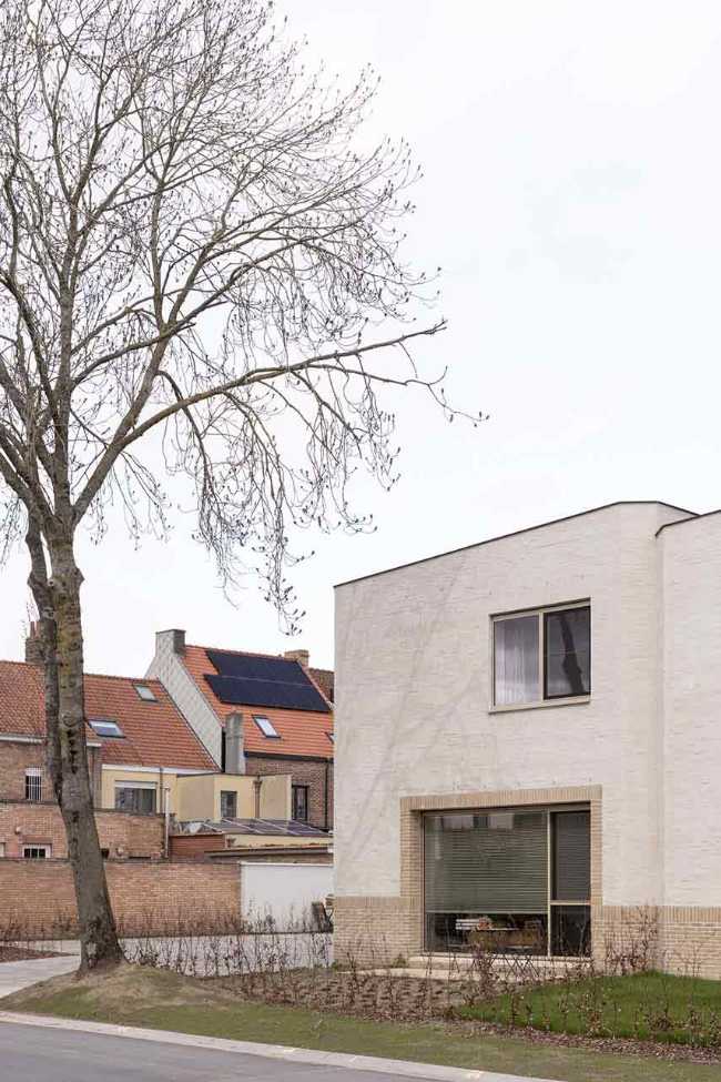 Ten Boomgaard. Seven new starter homes around a collective garden