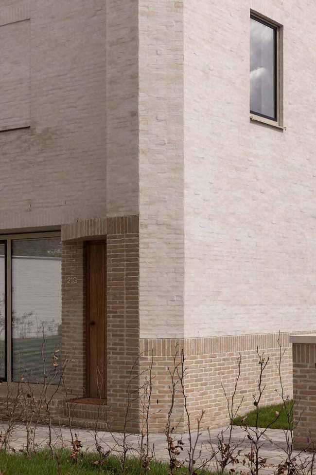 Ten Boomgaard. Seven new starter homes around a collective garden