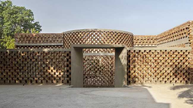 Exploring the relationship of sunlight and structure- The Brick House in New Delhi