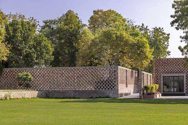 Exploring the relationship of sunlight and structure- The Brick House in New Delhi