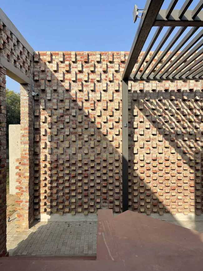 Exploring the relationship of sunlight and structure- The Brick House in New Delhi