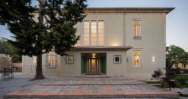 Restoring to Reveal the Origin, Casa Kala in Porto
