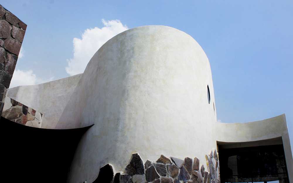 Casa de Piedra: creación de espacios atemporales donde residen los recuerdos