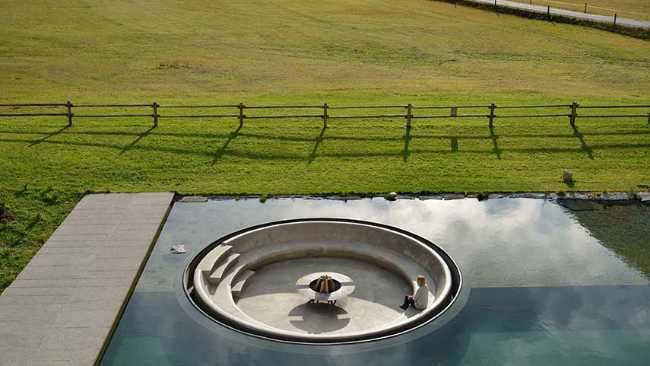 Architecture onirique du boutique hôtel Wellness Plesnik au milieu des sommets alpins