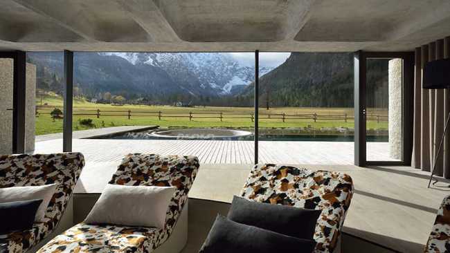 Architecture onirique du boutique hôtel Wellness Plesnik au milieu des sommets alpins