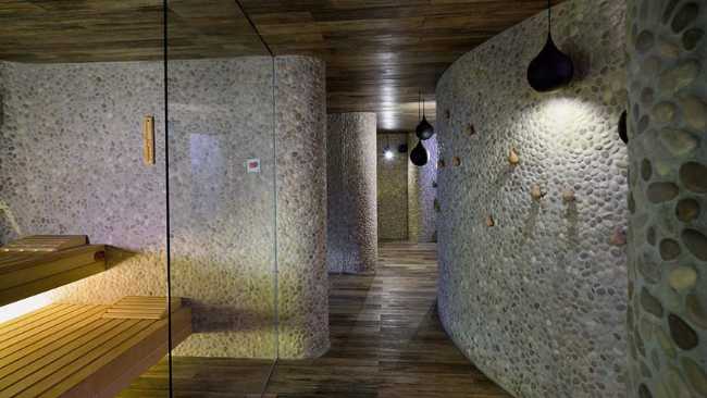 Architecture onirique du boutique hôtel Wellness Plesnik au milieu des sommets alpins