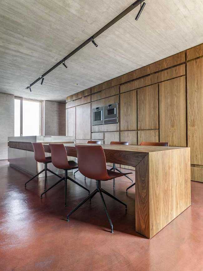 Rigor compositivo y rico programa funcional de la AP House en Urbino