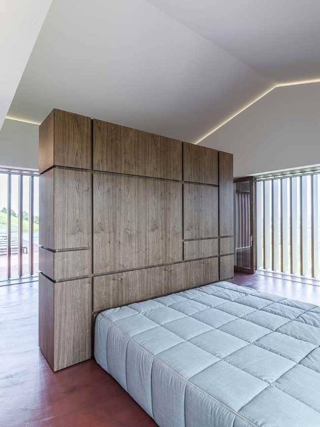 Rigor compositivo y rico programa funcional de la AP House en Urbino