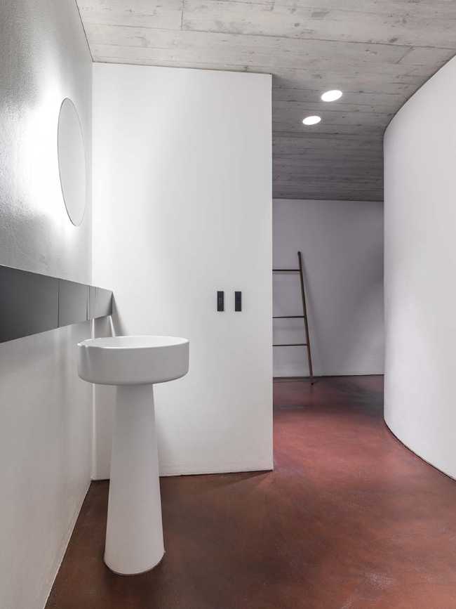 Rigor compositivo y rico programa funcional de la AP House en Urbino