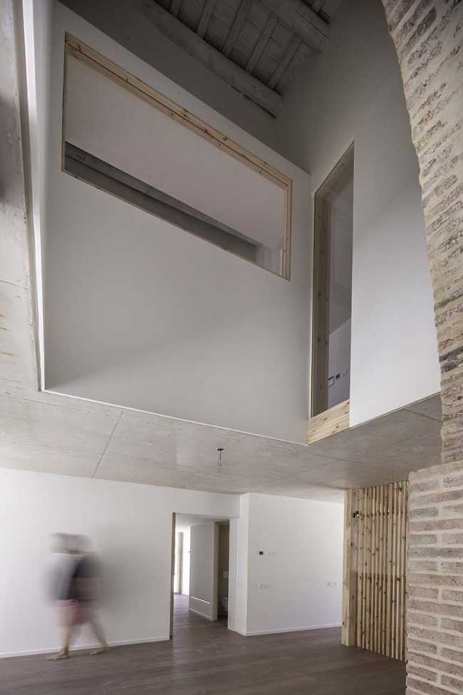 La bellezza rinnovata: una masia rurale diventa un edificio industriale