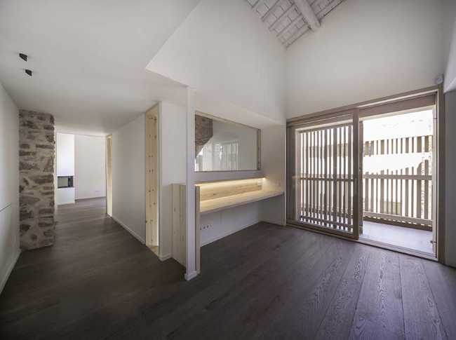 La bellezza rinnovata: una masia rurale diventa un edificio industriale