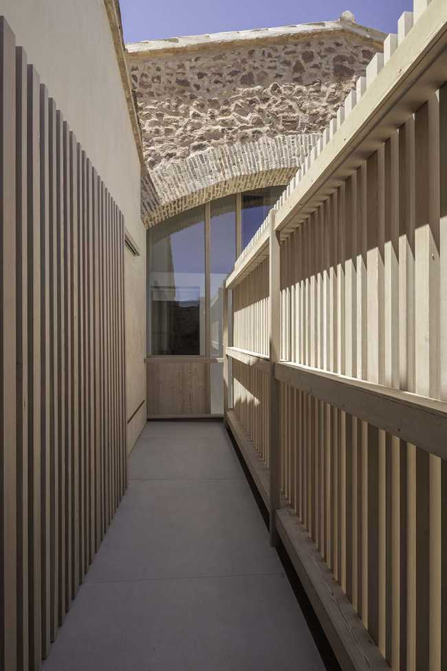 La bellezza rinnovata: una masia rurale diventa un edificio industriale