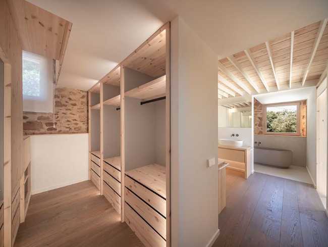 La bellezza rinnovata: una masia rurale diventa un edificio industriale