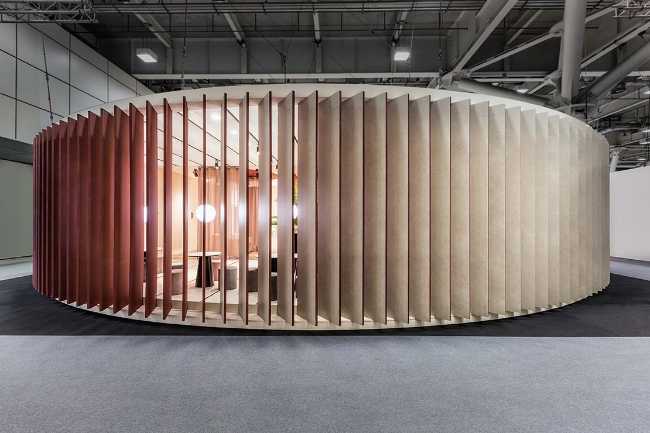 Metaphysical atmosphere and evocative design of Bespoke Romance stand