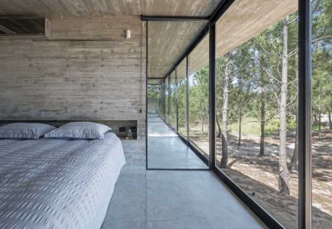 Architecture for architects at Casa L4. Exposed concrete and landscape
