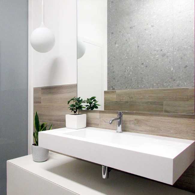 Recuperación del edificio en via Matteotti 189. Líneas puras y frescos