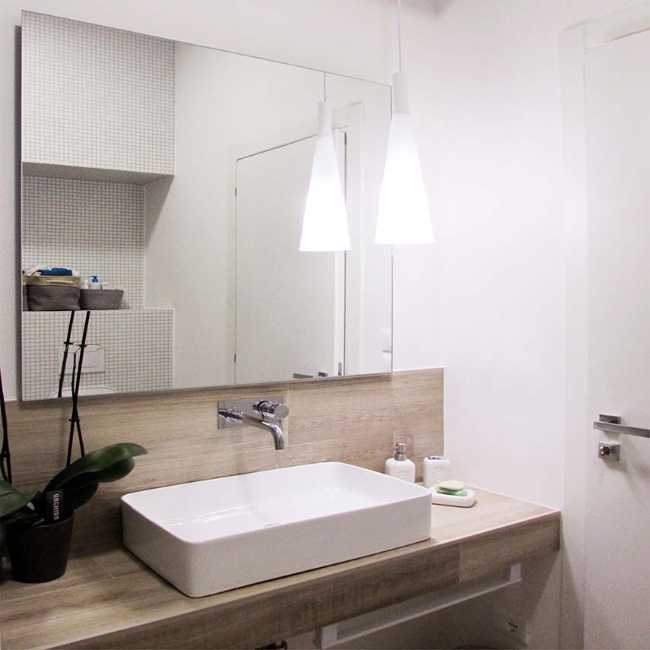 Recuperación del edificio en via Matteotti 189. Líneas puras y frescos