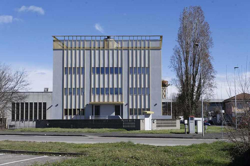 Restyling of Mec Pac's industrial headquarters. Rhythm and lightness