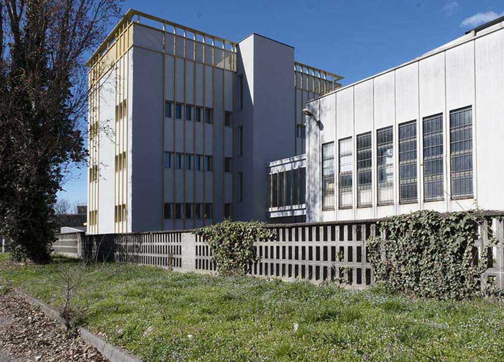 Restyling of Mec Pac's industrial headquarters. Rhythm and lightness