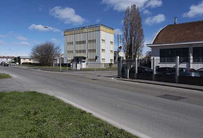 Restyling of Mec Pac's industrial headquarters. Rhythm and lightness