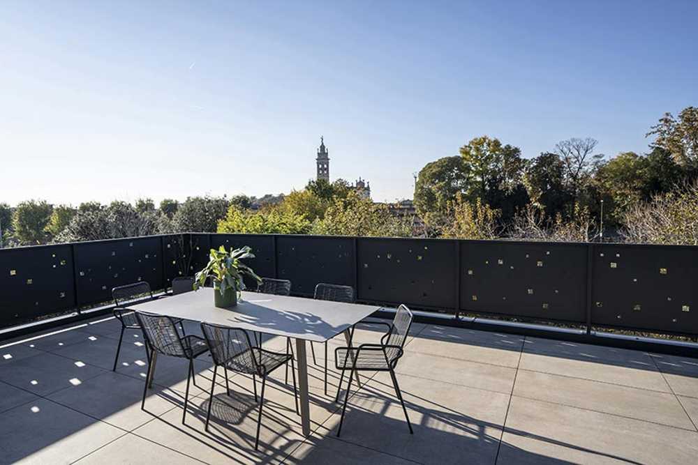 Ristrutturazione attico NB: unire design e paesaggio