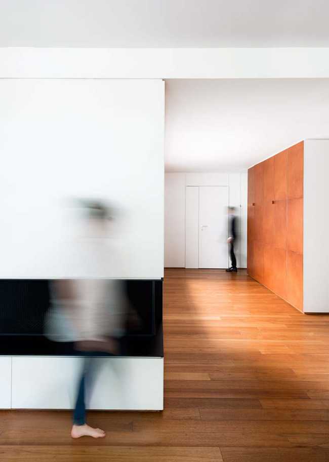 The courtyard becomes an art space. Casa LS sewn around the patio