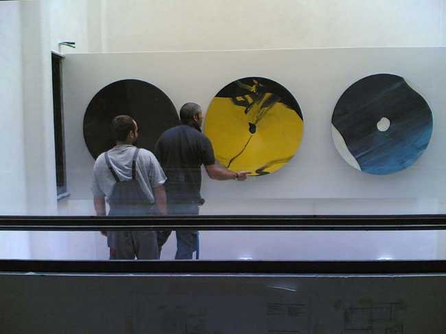 The courtyard becomes an art space. Casa LS sewn around the patio