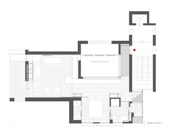 The courtyard becomes an art space. Casa LS sewn around the patio