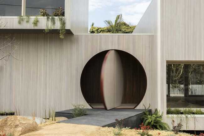 Best Pivot Door 2023: the pivot door powered by Fritsjurgens wins