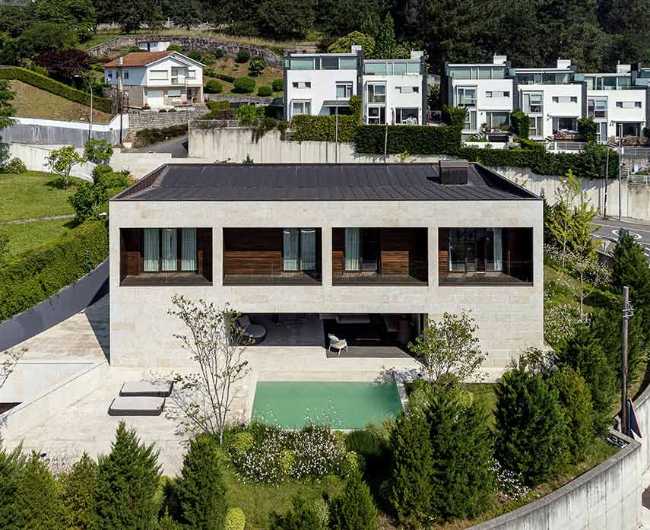 Cova-Miradoiro: une maison moderne en harmonie avec la nature
