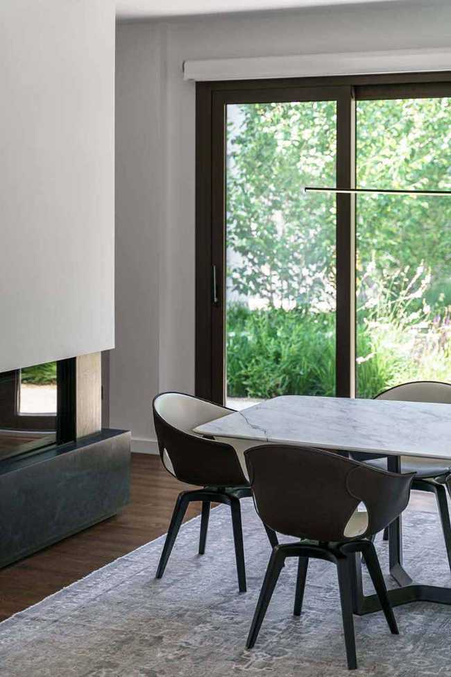 Cova-Miradoiro: une maison moderne en harmonie avec la nature