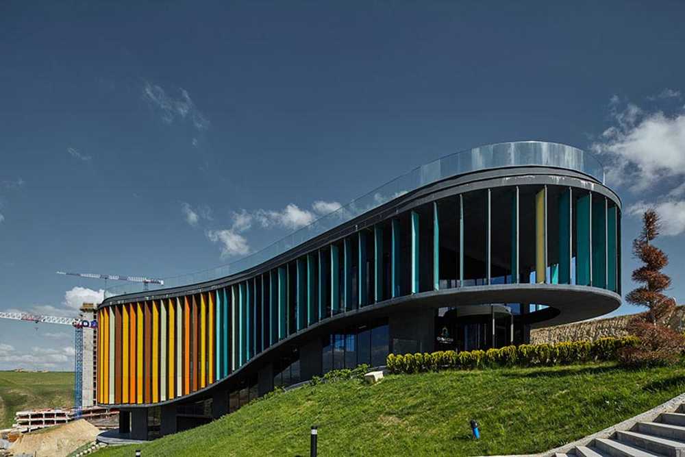 A colorful journey inside ONS İNCEK's vibrant showroom