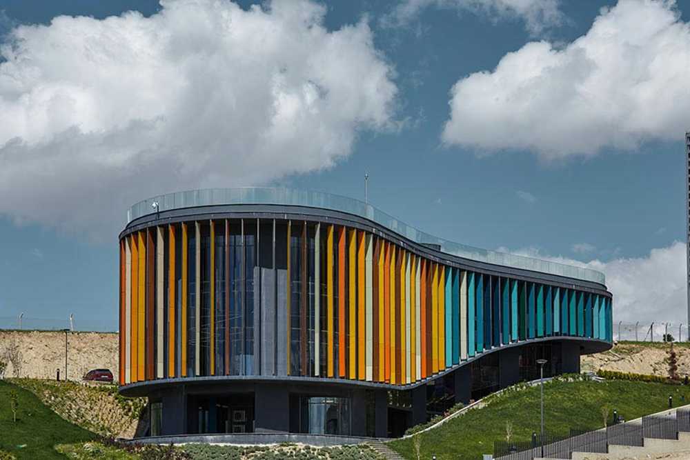 A colorful journey inside ONS İNCEK's vibrant showroom