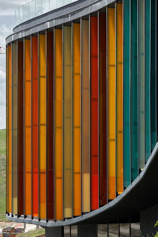 A colorful journey inside ONS İNCEK's vibrant showroom