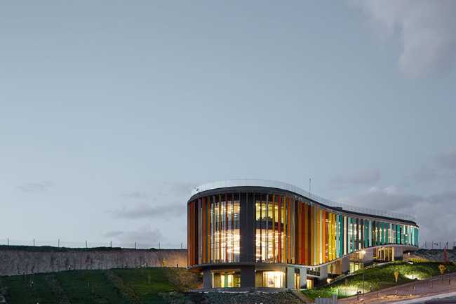 A colorful journey inside ONS İNCEK's vibrant showroom