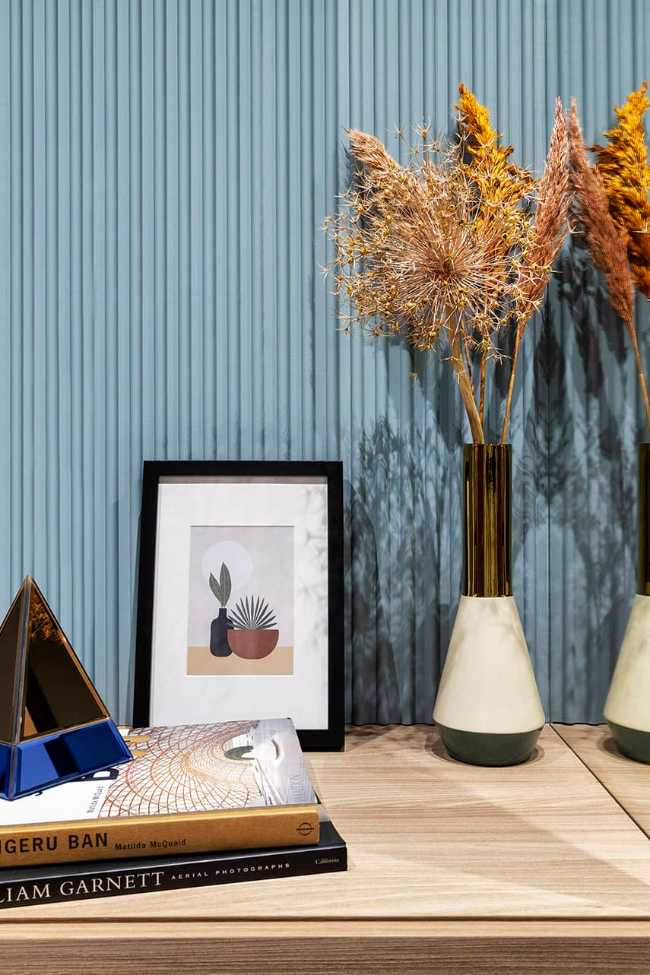 Materia e colore per un mini appartamento a Milano