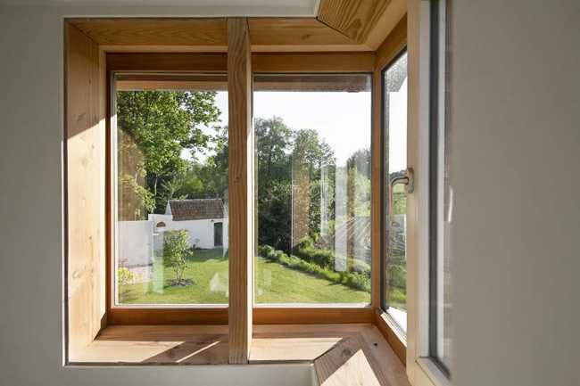 Gallery House, the architectural project lives in the landscape