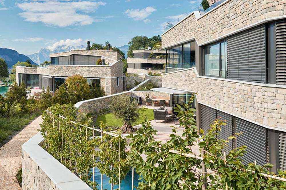 Life among the Vineyards: the stone provides a perfect integration into the landscape