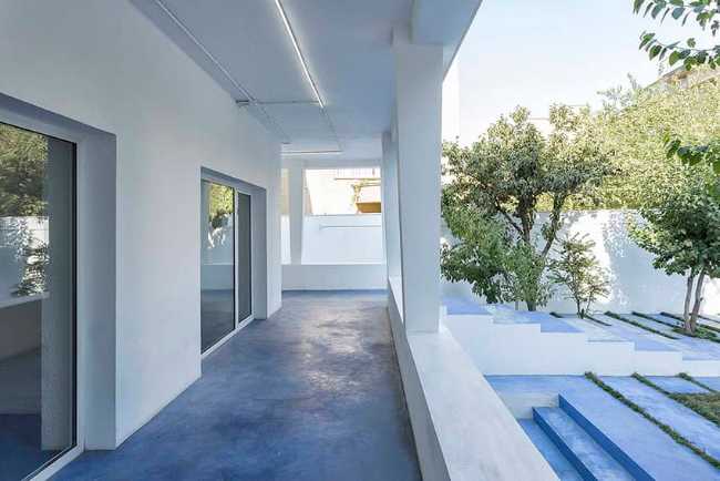 Nabshi Gallery in Tehran: conversion of a modern building into an art center