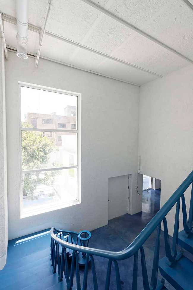 Nabshi Gallery in Tehran: conversion of a modern building into an art center