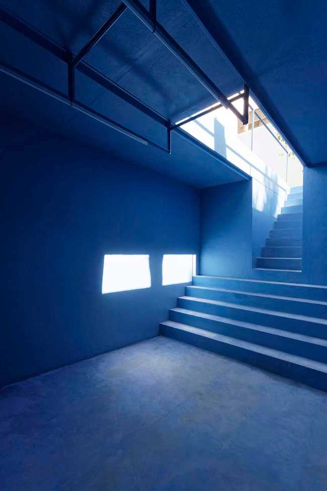 Nabshi Gallery in Tehran: conversion of a modern building into an art center