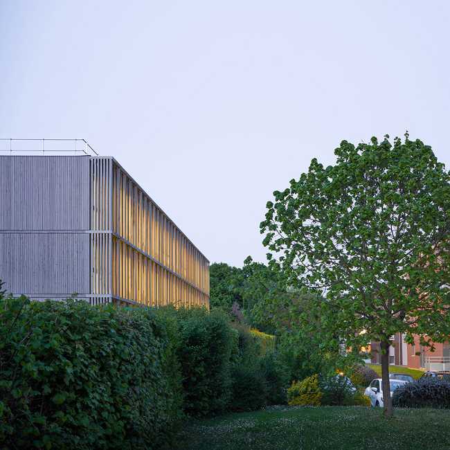 The ASSIA headquarters extension. Building structure in wood, concrete and glass
