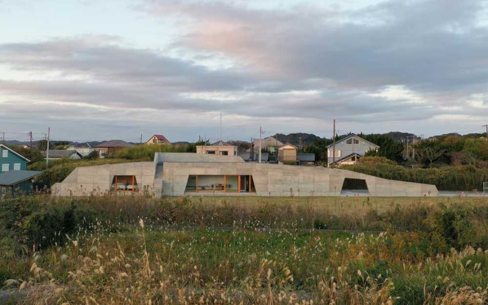 La Villa Isumi, au Japon, redéfinit l'habitat intérieur-extérieur
