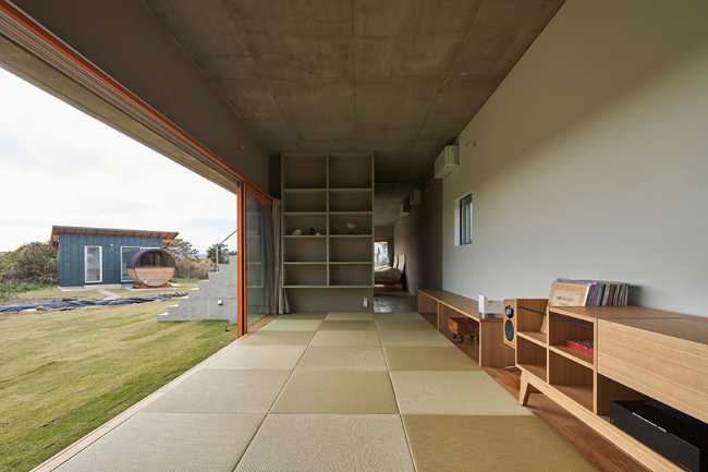 The Japanese Isumi Villa redefines indoor-outdoor living
