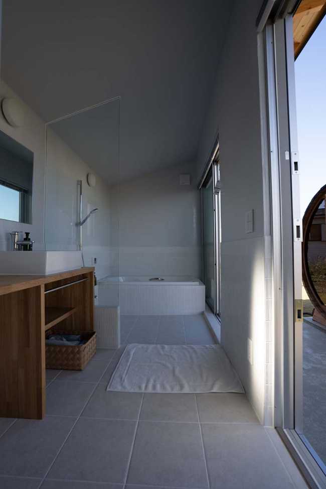 The Japanese Isumi Villa redefines indoor-outdoor living