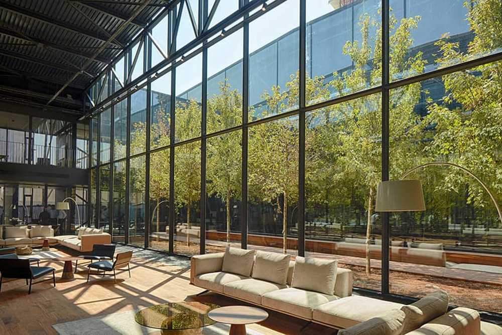 Merkez Ankara Showroom: continuous spaces flooded with light